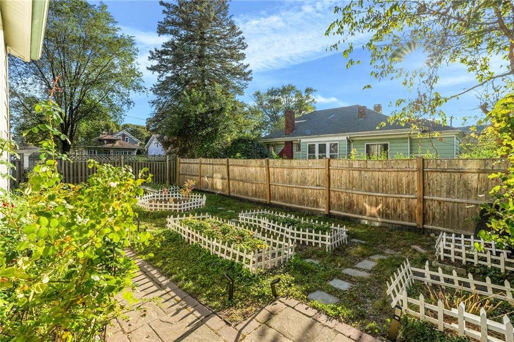 36 Mt Hope Avenue Providence, RI 02906 - Photo 44 of 46