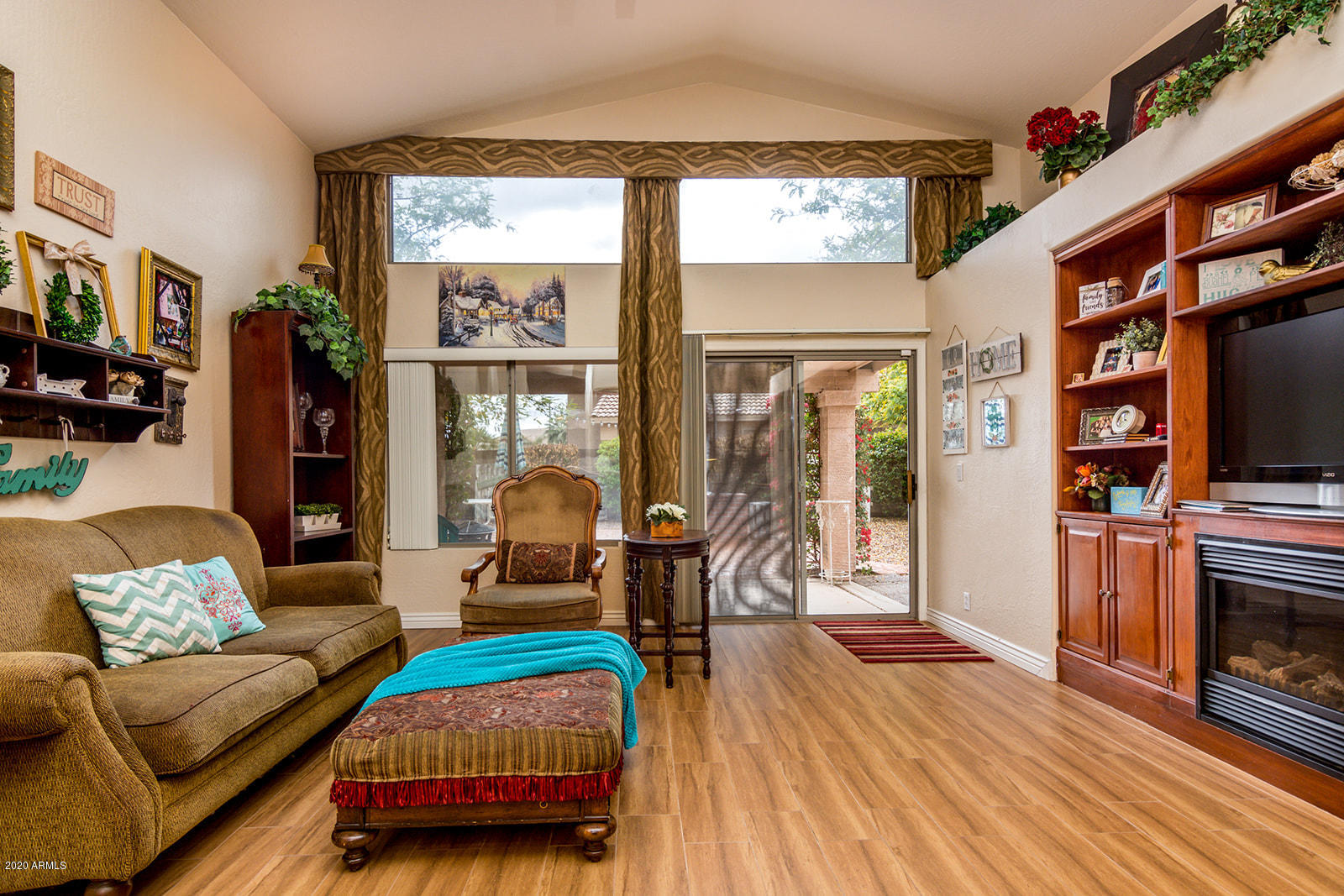 1809 East Rawhide Street Gilbert, AZ 85296 - Photo 14 of 38 1809-E-Rawhide-Street-17