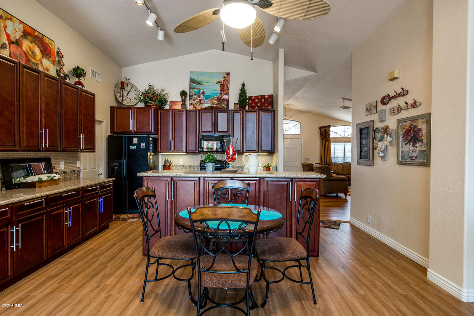 1809 East Rawhide Street Gilbert, AZ 85296 - Photo 17 of 38 1809-E-Rawhide-Street-20