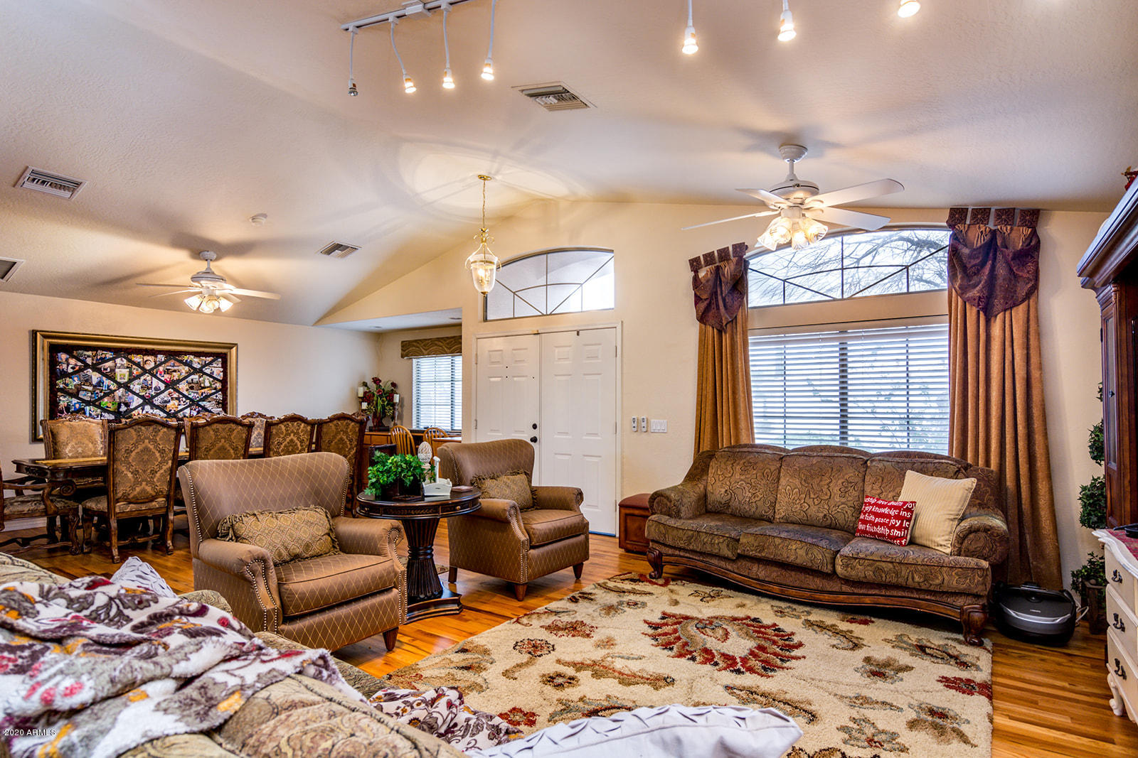1809 East Rawhide Street Gilbert, AZ 85296 - Photo 5 of 38 1809-E-Rawhide-Street-8