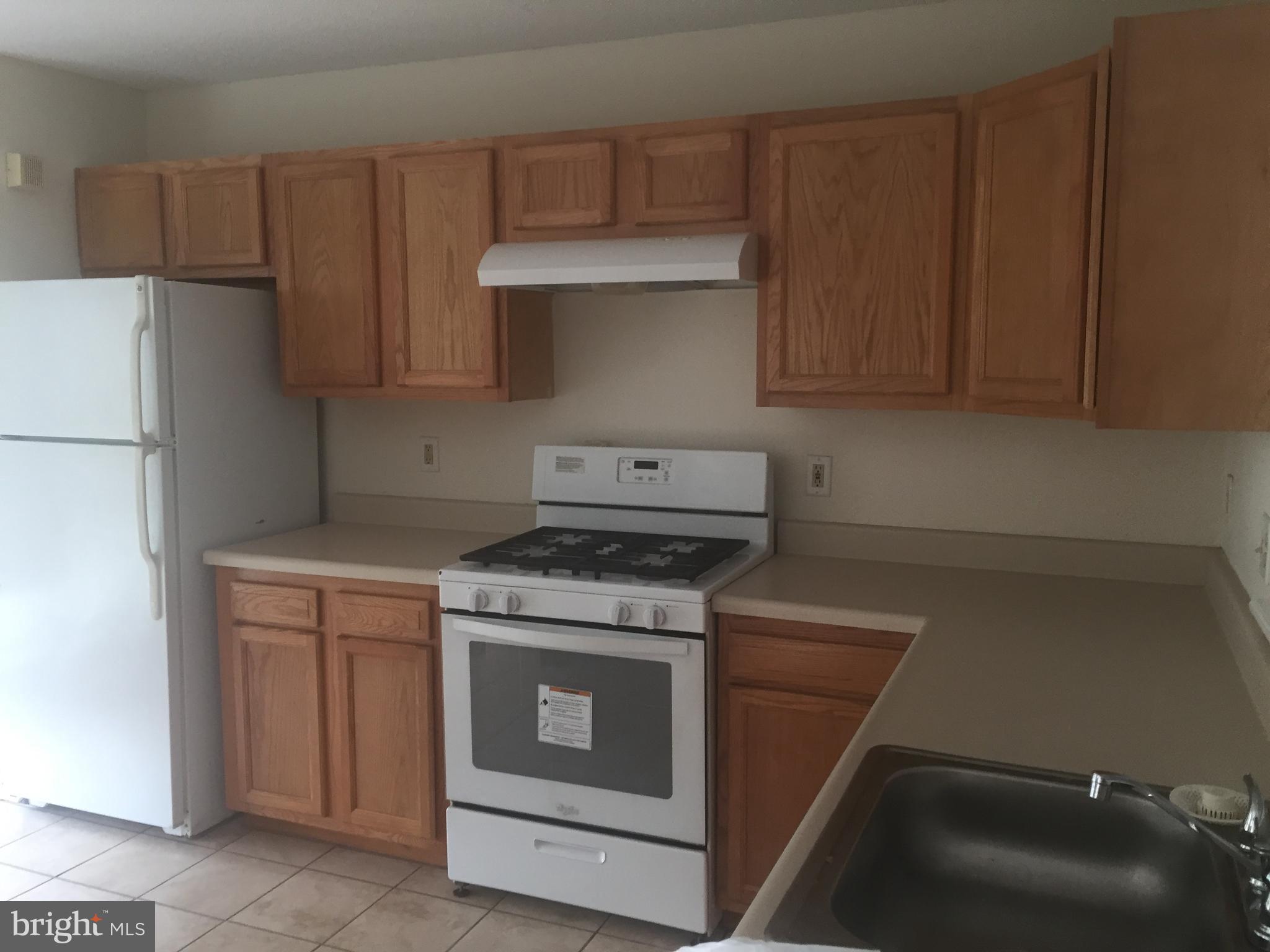 7438 Catterick Court Baltimore, MD 21244 - Photo 2 of 18 Kitchen
