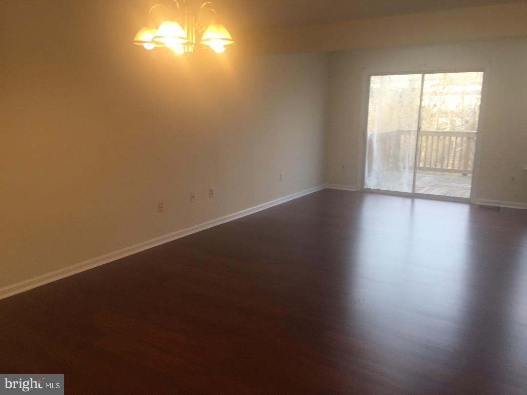 7438 Catterick Court Baltimore, MD 21244 - Photo 4 of 18 Living Room