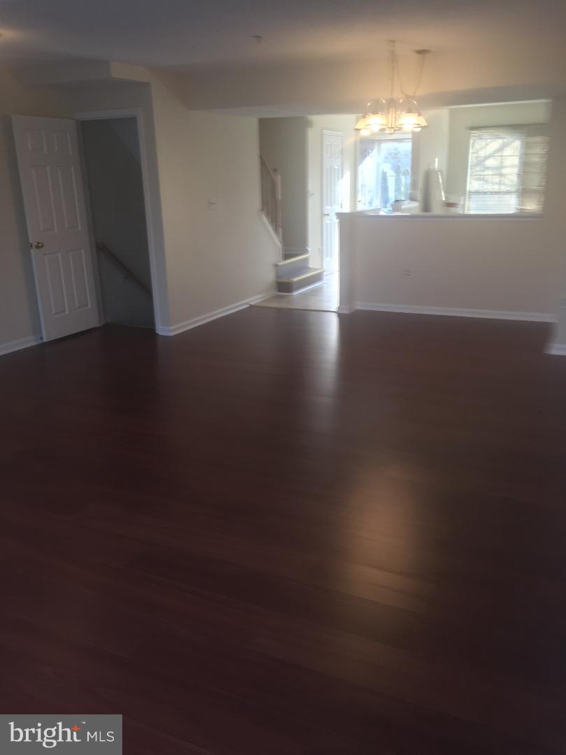 7438 Catterick Court Baltimore, MD 21244 - Photo 5 of 18 Living Room