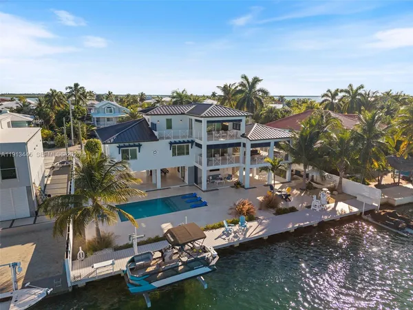 $4,300,000 | 16745 Tamarind Road, Sugarloaf, FL 33042