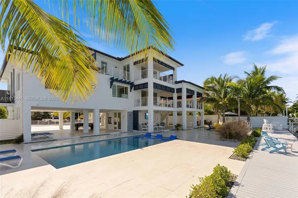 $4,300,000 | 16745 Tamarind Road, Sugarloaf, FL 33042