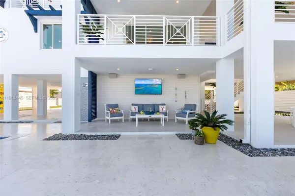 $4,300,000 | 16745 Tamarind Road, Sugarloaf, FL 33042