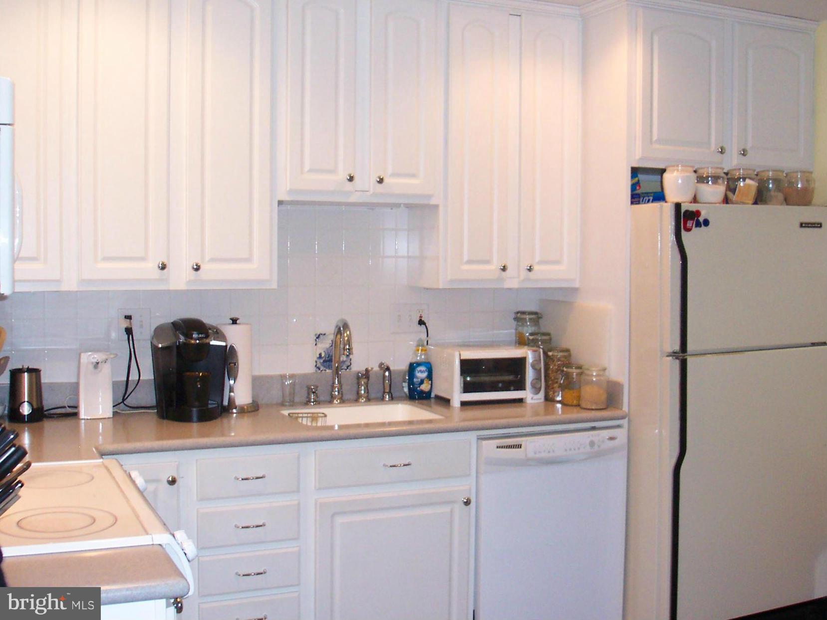 206 Winston Road Pasadena, MD 21122 - Photo 3 of 18 Kitchen