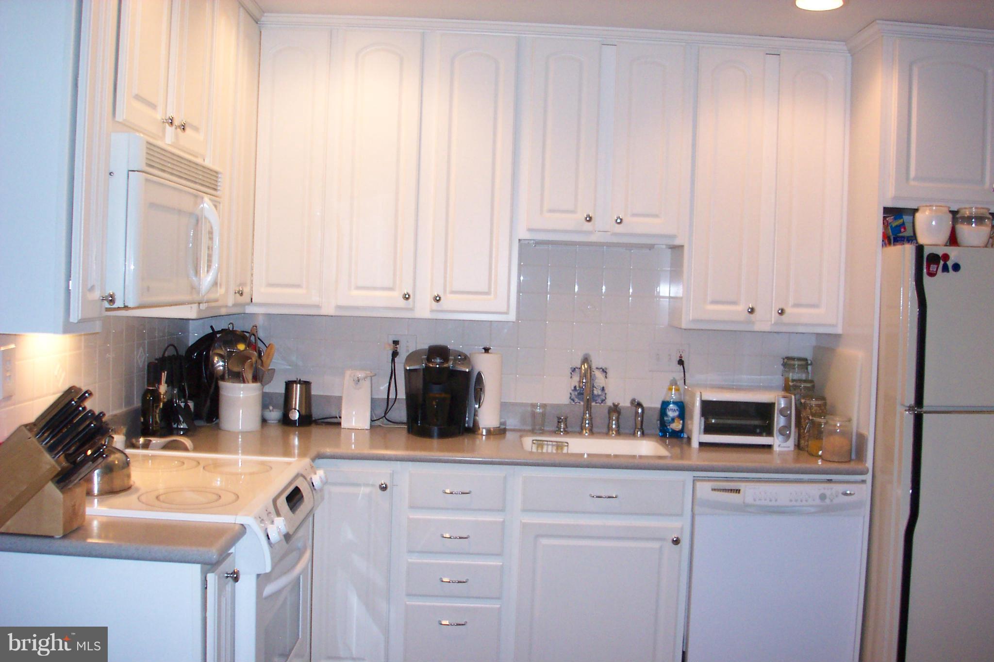 206 Winston Road Pasadena, MD 21122 - Photo 4 of 18 Kitchen