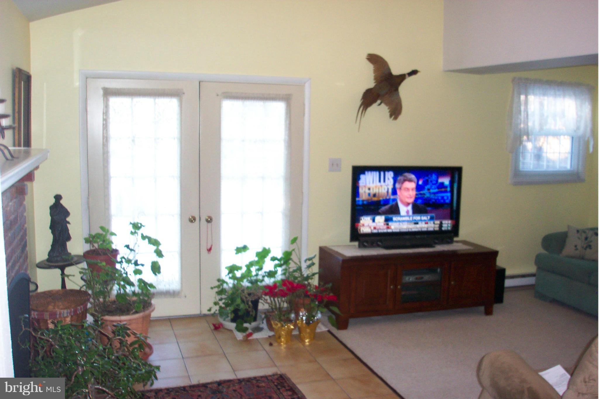206 Winston Road Pasadena, MD 21122 - Photo 7 of 18 Family Room