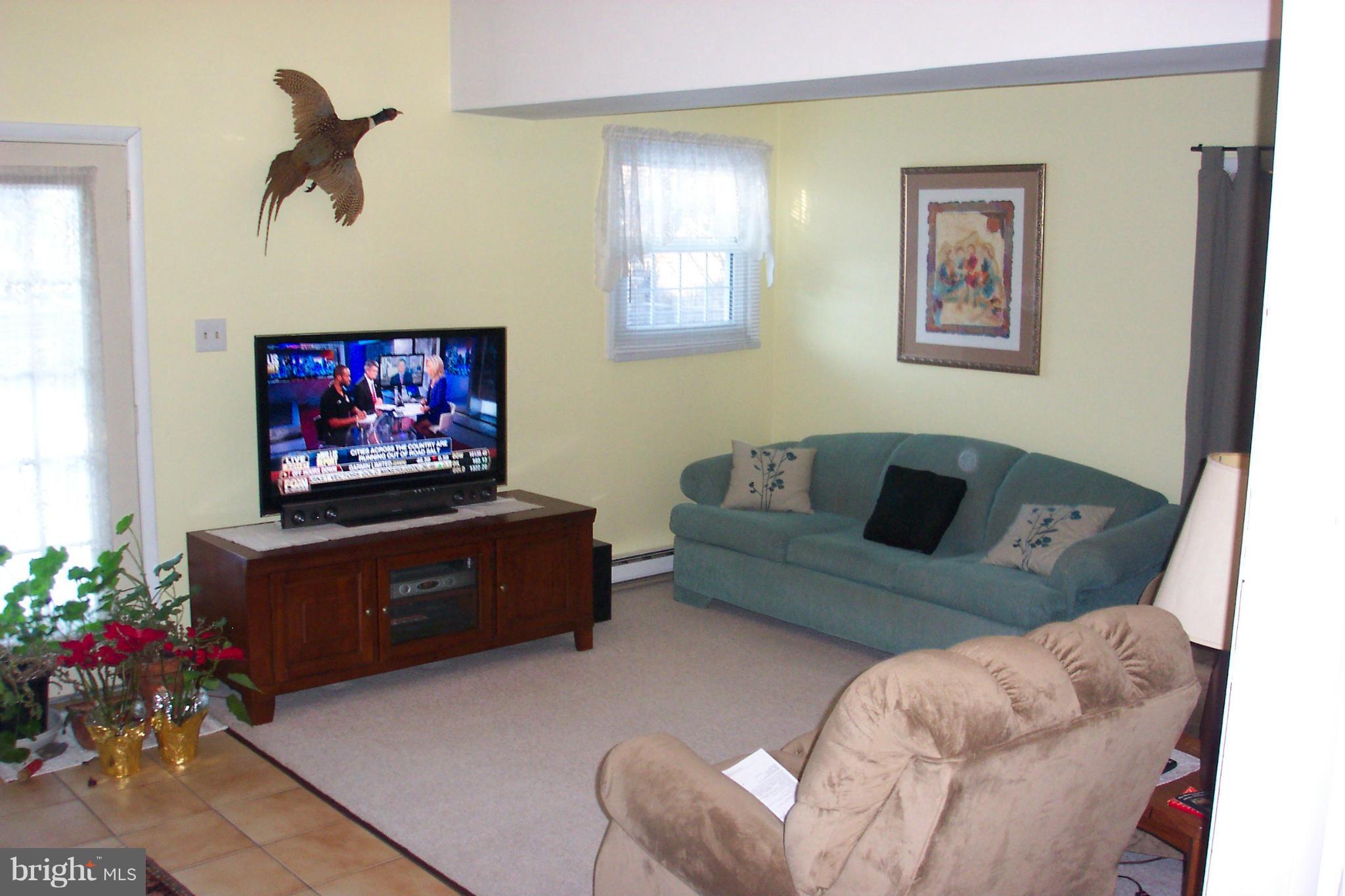 206 Winston Road Pasadena, MD 21122 - Photo 9 of 18 Family Room