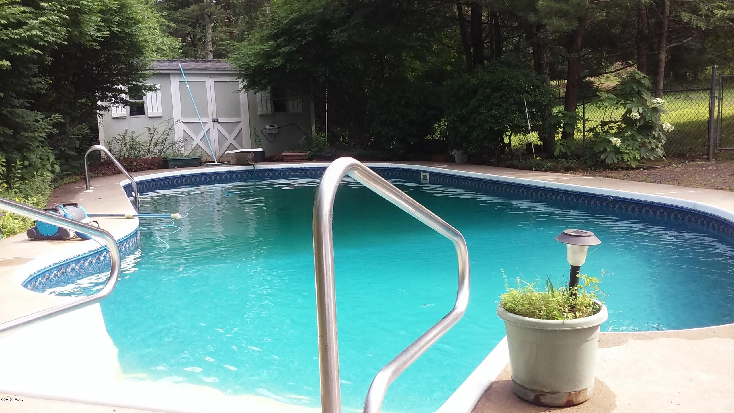 102 Krause Road Milford, PA 18337 - Photo 21 of 29 Pool