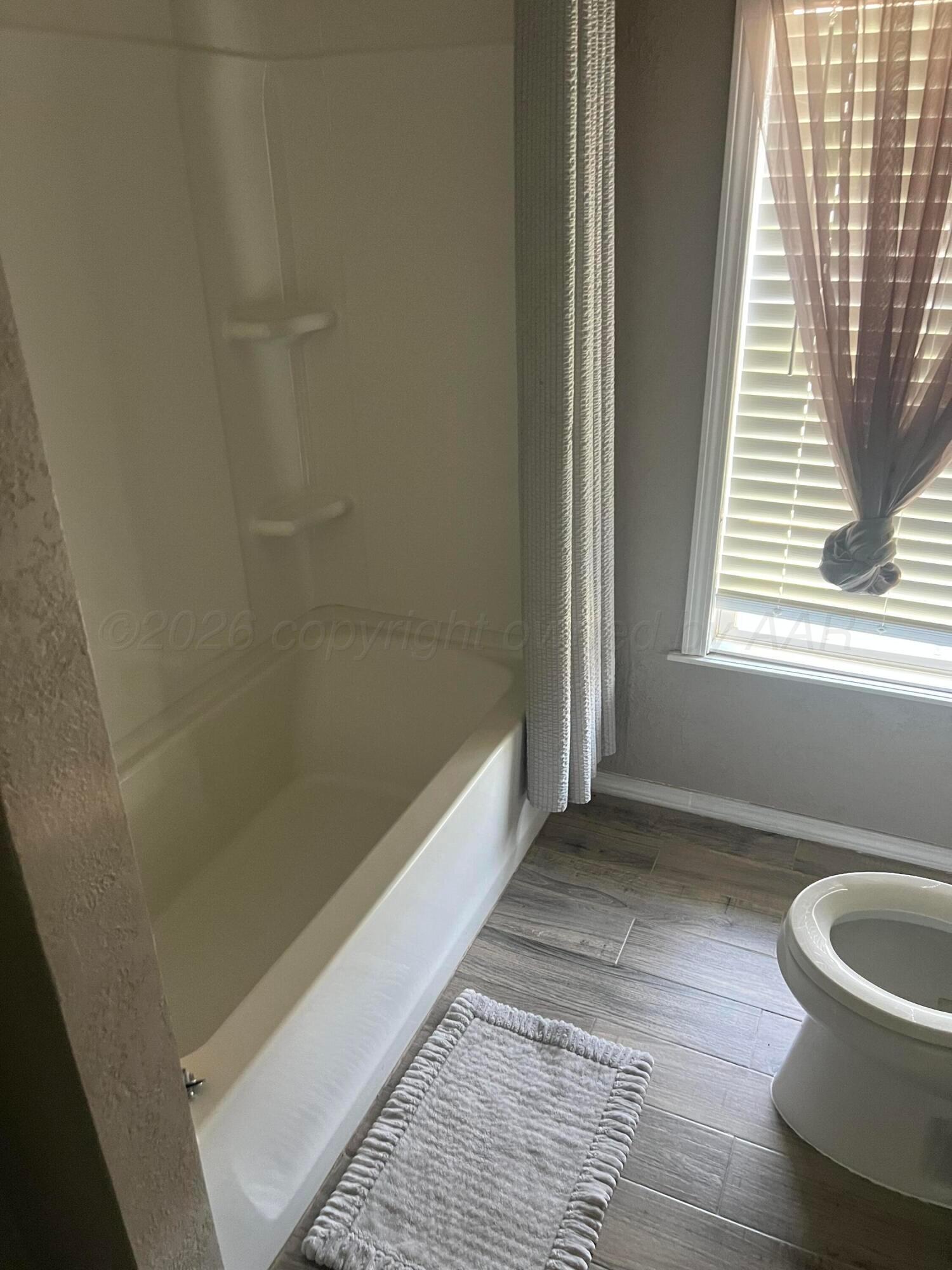 1203 North Main Street Friona, TX 79035 - Photo 15 of 19 Bathroom # 2