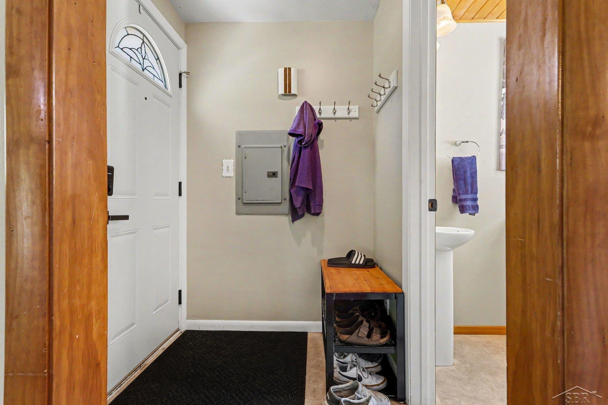 2554 East Ashby Road Midland, MI 48640 - Photo 5 of 27 Gallery Image 5