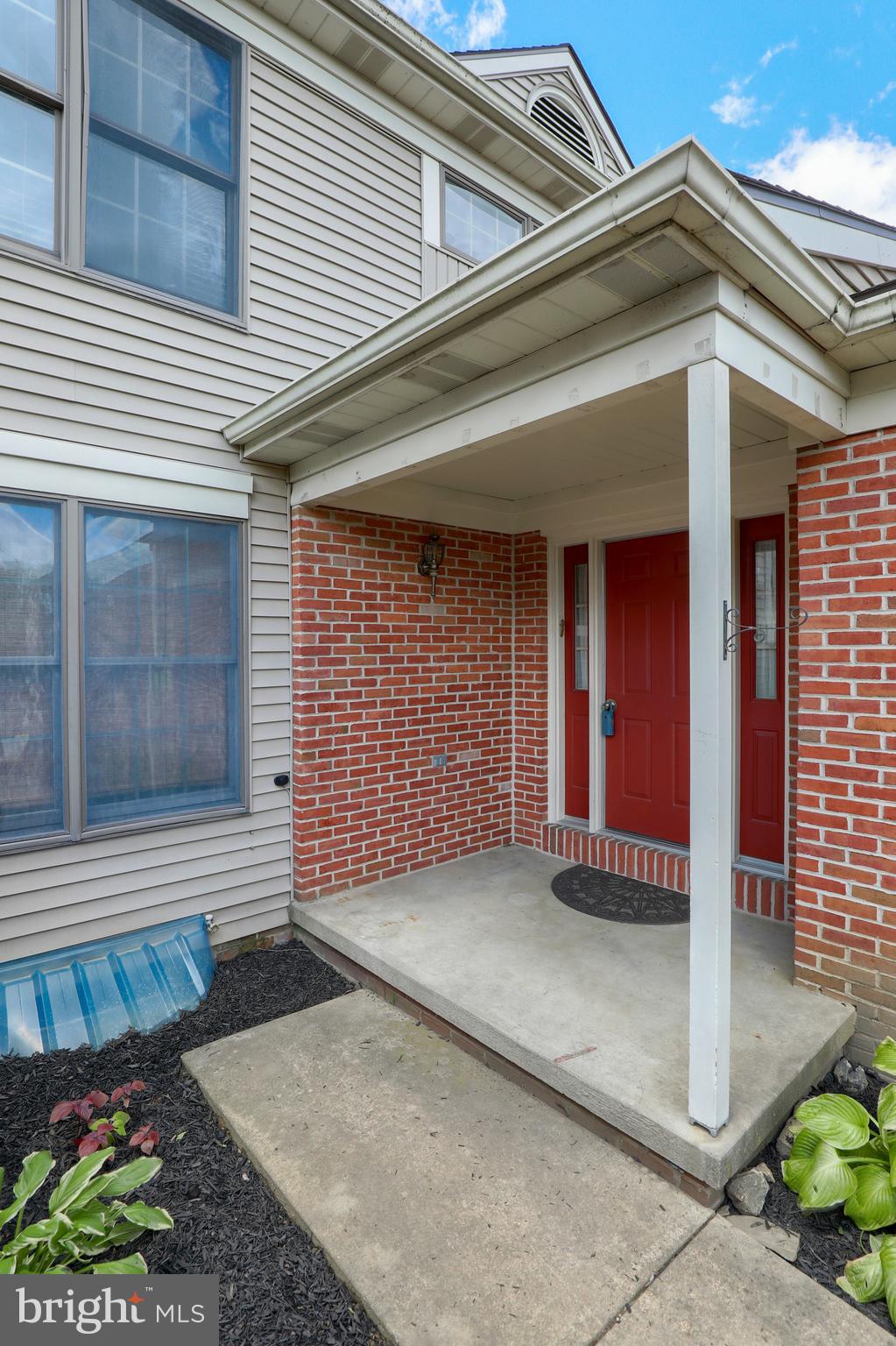 1831 Spring Ridge Lane Lancaster, PA 17603 - Photo 3 of 36 Gallery Image 3