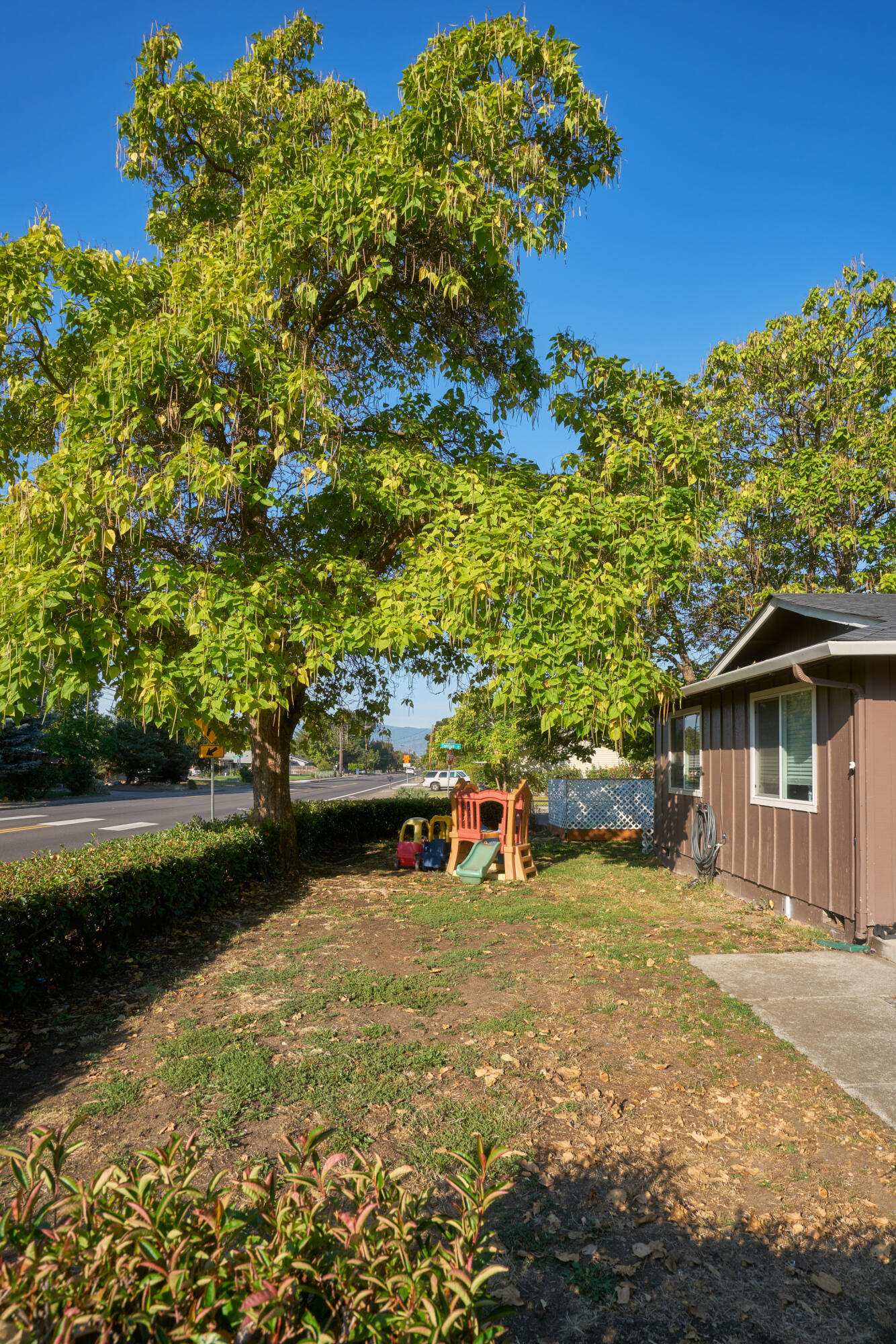 2617 Delta Waters Road Medford, OR 97504 - Photo 14 of 18 2617 Delta Waters Rd_20