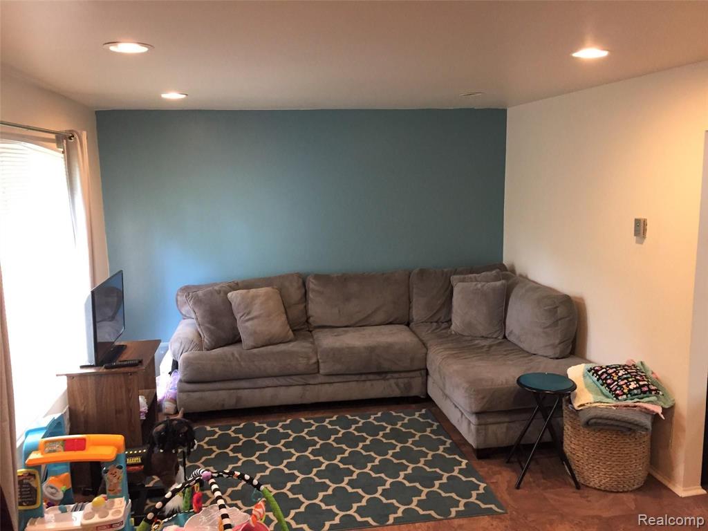23680 Lahser Road Southfield, MI 48033 - Photo 5 of 18