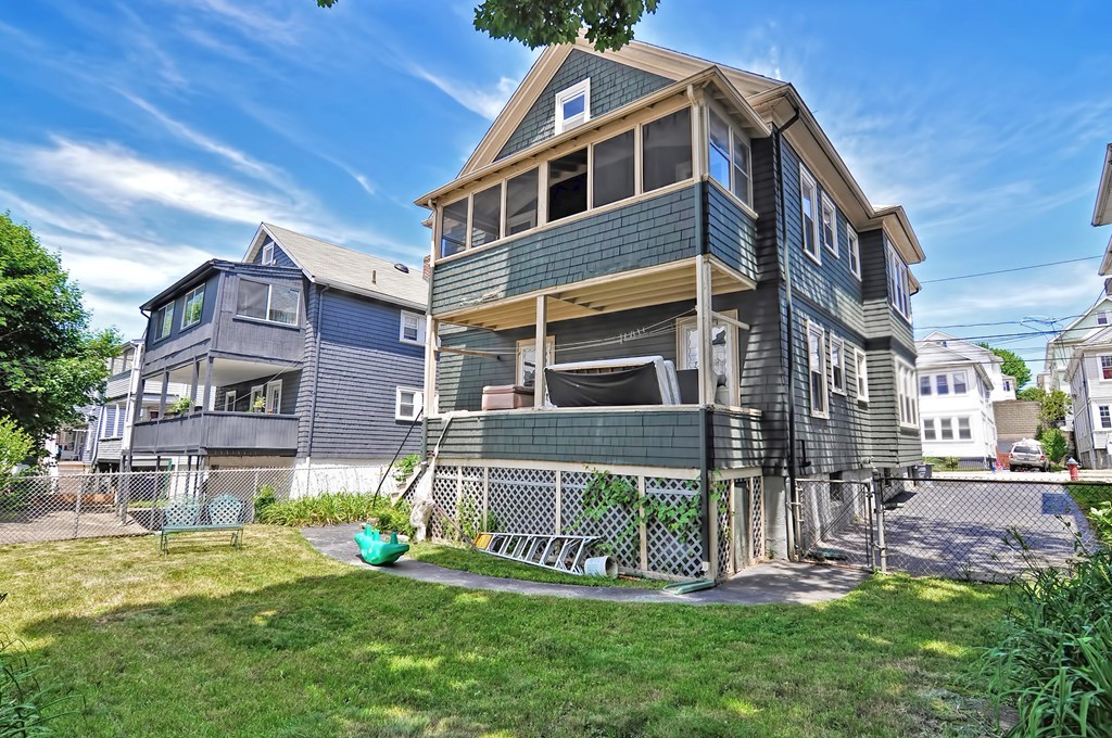 70 Governor Winthrop Road Somerville, MA 02145 - Photo 7 of 29 Gallery Image 7