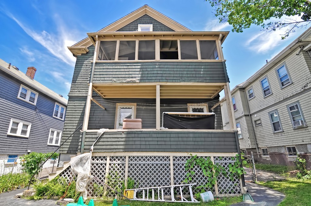 70 Governor Winthrop Road Somerville, MA 02145 - Photo 8 of 29 Gallery Image 8