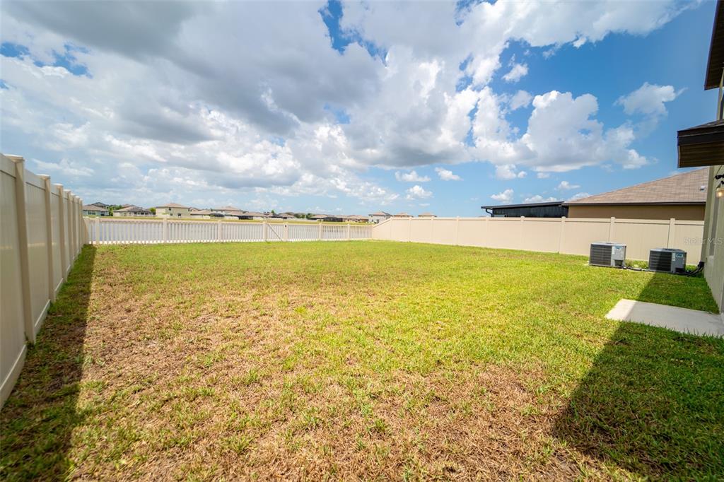 9831 Lemon Drop Loop Ruskin, FL 33573 - Photo 9 of 44