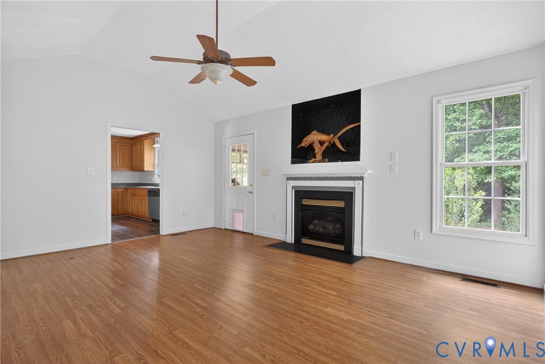 17200 Jolly Road Disputanta, VA 23842 - Photo 3 of 28