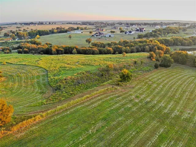a view of an outdoor space and a yard