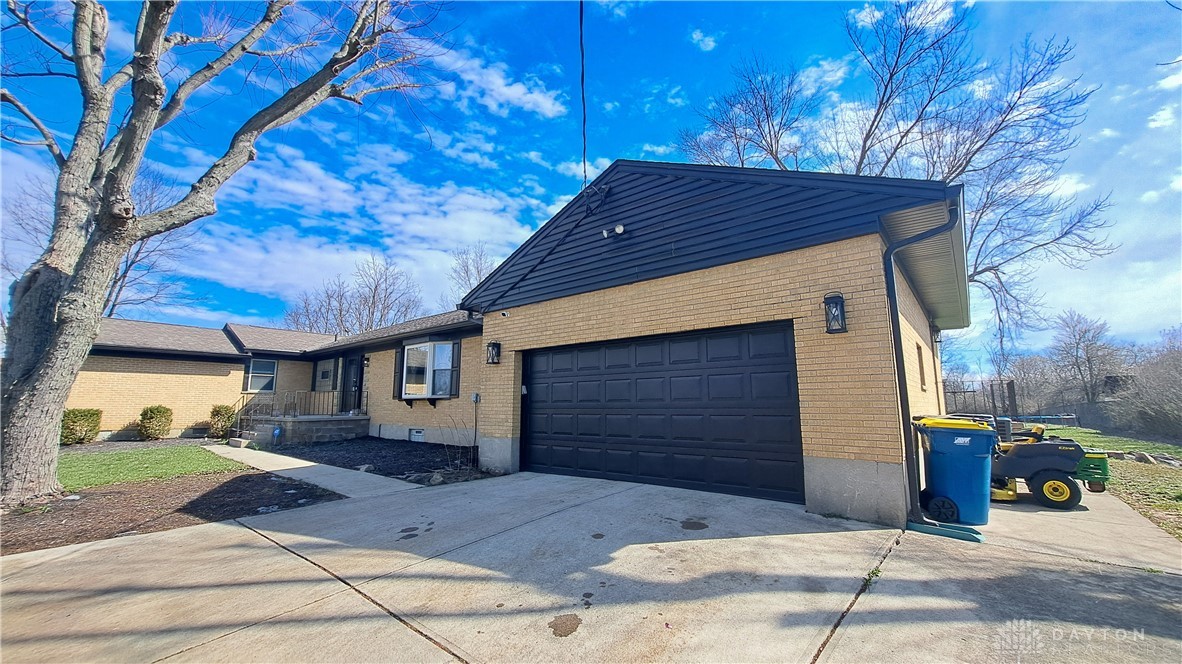 6262 Garber Road Dayton, OH 45415 - Photo 2 of 30 Gallery Image 2