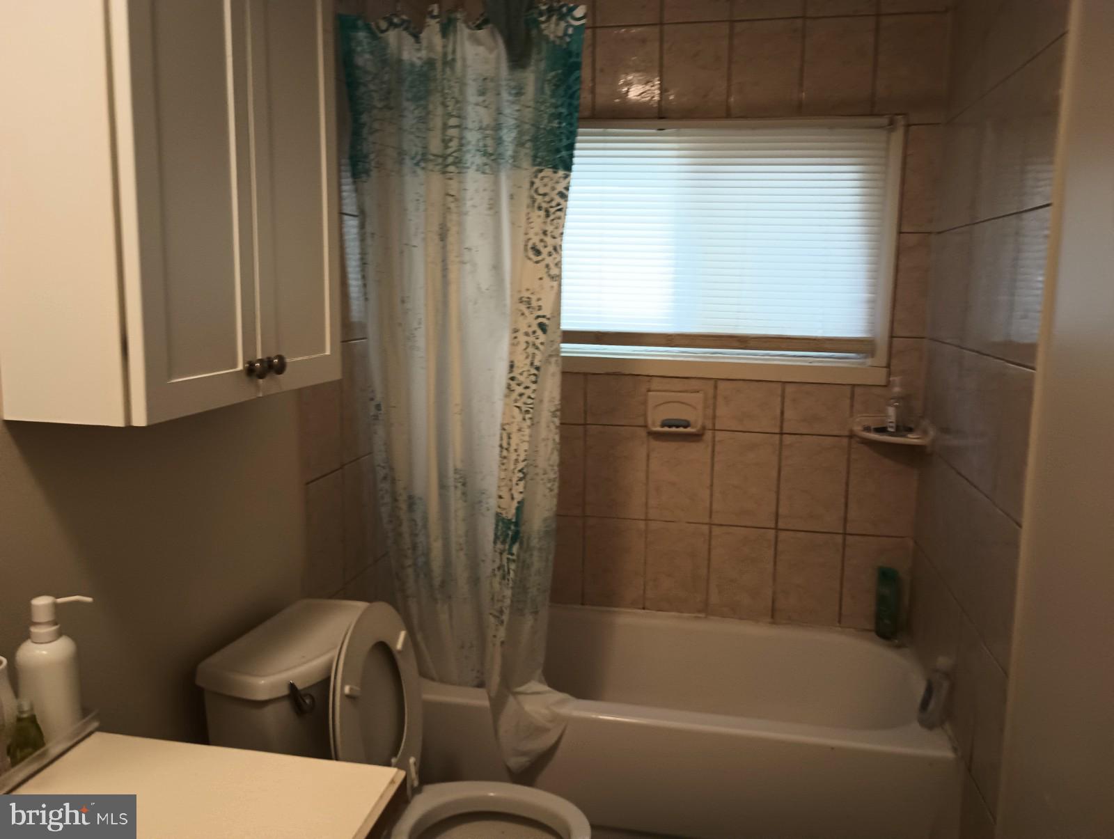 1 Primrose Lane Willingboro, NJ 08046 - Photo 6 of 7 Hall bath