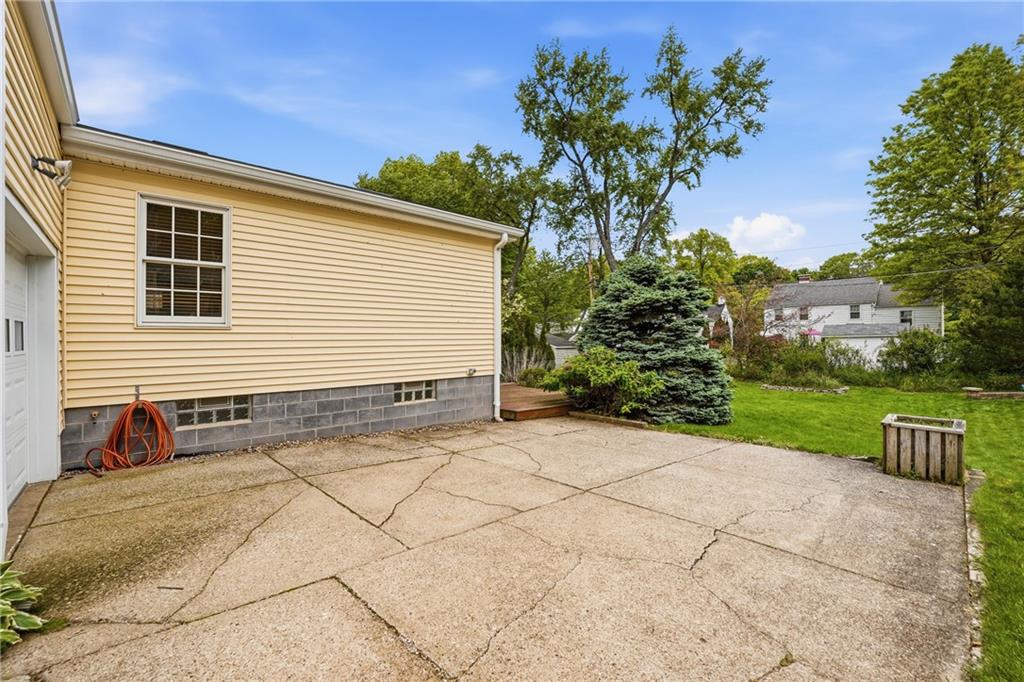 1325 Stanton Street Sharon, PA 16146 - Photo 3 of 33