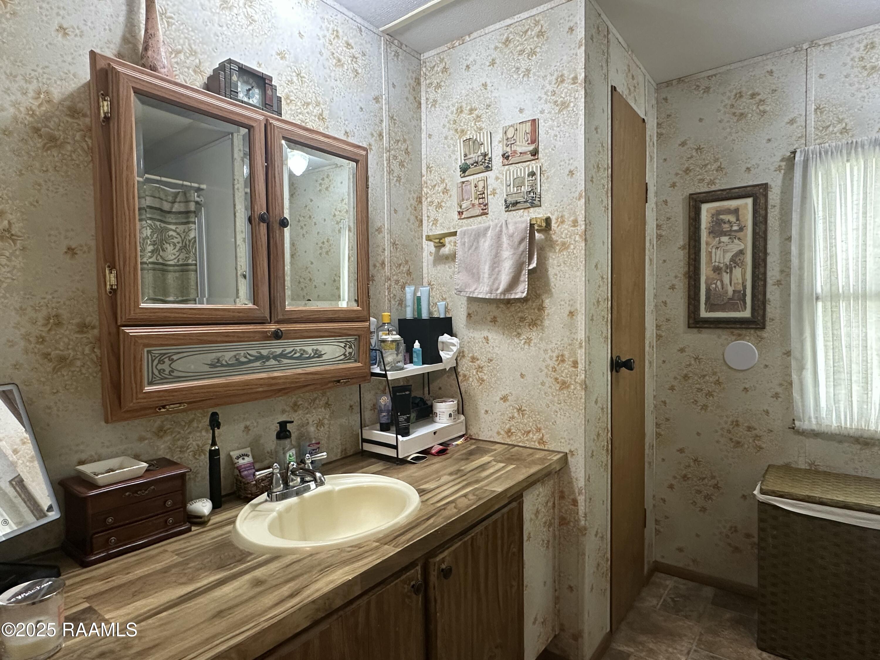 719 Wagon Trail Road Carencro, LA 70520 - Photo 13 of 35 Primary Bathroom