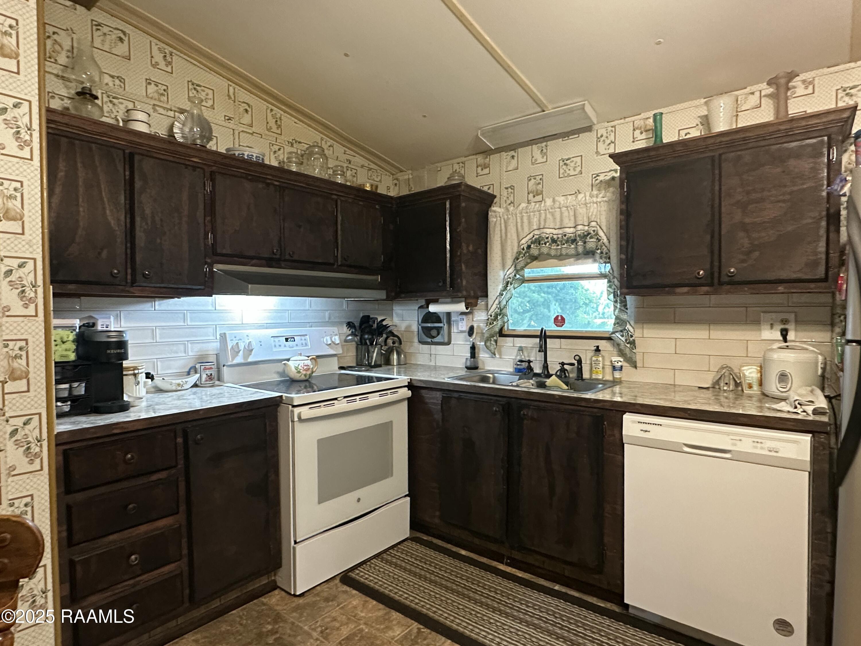 719 Wagon Trail Road Carencro, LA 70520 - Photo 7 of 35 Kitchen