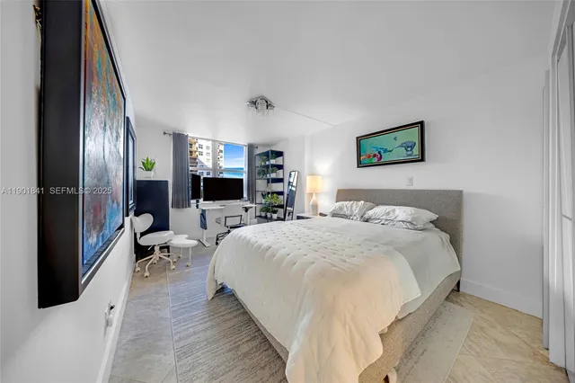 $3,400 | 6039 Collins Avenue, Unit 1415, Miami Beach, FL 33140