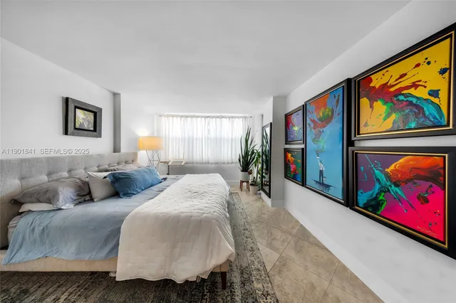 $3,400 | 6039 Collins Avenue, Unit 1415, Miami Beach, FL 33140