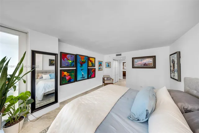 $3,400 | 6039 Collins Avenue, Unit 1415, Miami Beach, FL 33140