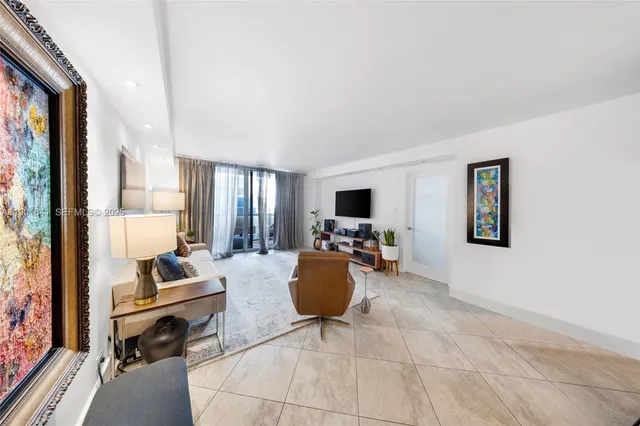 $3,400 | 6039 Collins Avenue, Unit 1415, Miami Beach, FL 33140