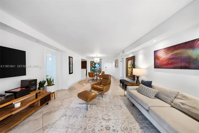 $3,400 | 6039 Collins Avenue, Unit 1415, Miami Beach, FL 33140