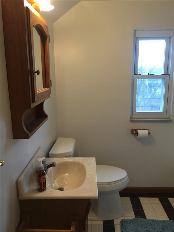 277 Orchard Spring Road Pittsburgh, PA 15220 - Photo 19 of 25 Gallery Image 19