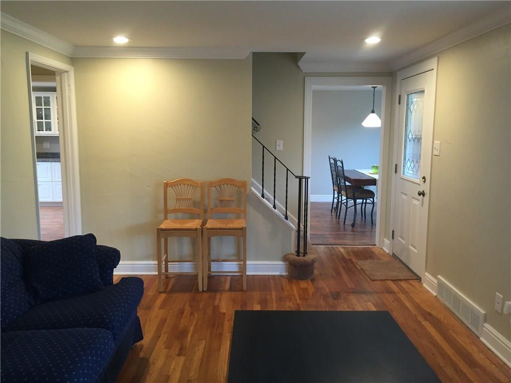 277 Orchard Spring Road Pittsburgh, PA 15220 - Photo 4 of 25 Gallery Image 4