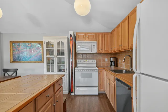 $325,000 | 19 Winhall Condo Road, Unit 5, Winhall, VT 05340