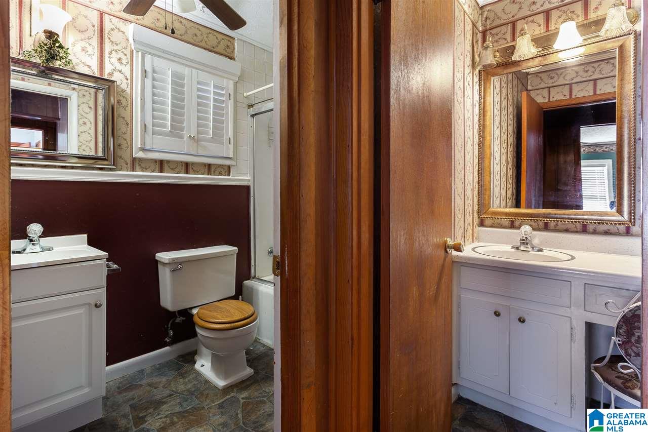 721 West 18th Street Anniston, AL 36201 - Photo 10 of 33