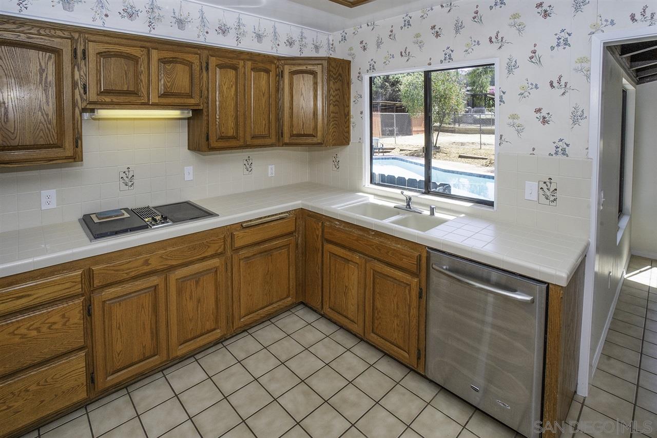 8756 Los Coches Road Lakeside, CA 92040 - Photo 6 of 25 Gallery Image 6