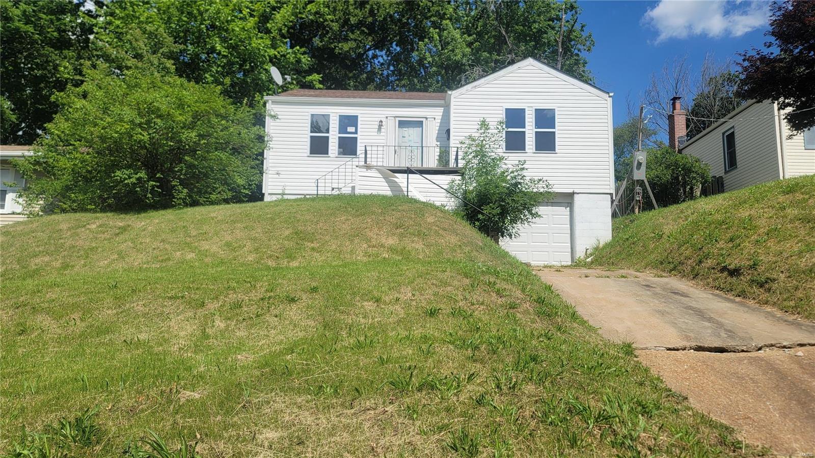 2998 Walton Road St. Louis, MO 63114 - Photo 2 of 29 Gallery Image 2