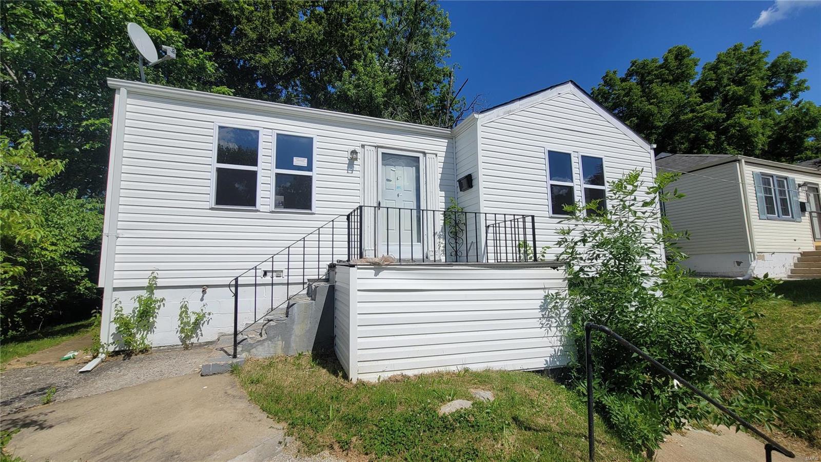 2998 Walton Road St. Louis, MO 63114 - Photo 3 of 29 Gallery Image 3