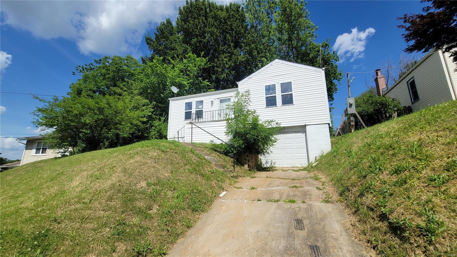 2998 Walton Road St. Louis, MO 63114 - Photo 4 of 29 Gallery Image 4