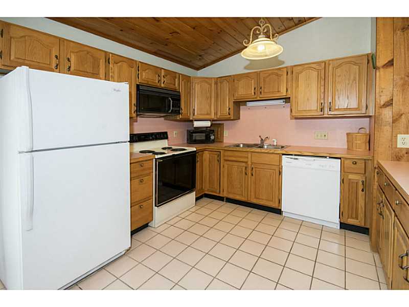 39 Peabody Road Charlestown, RI 02813 - Photo 7 of 20 Kitchen.