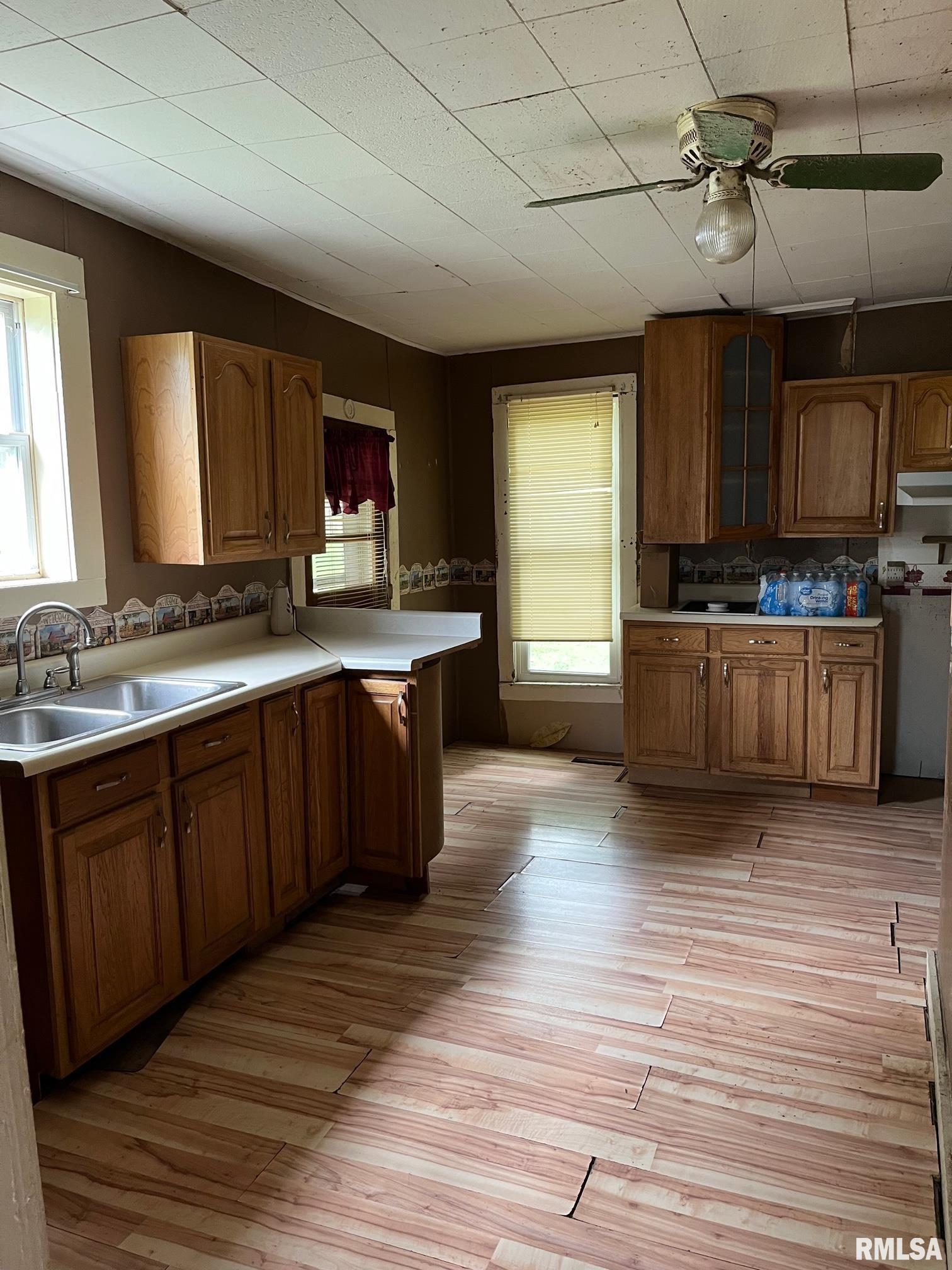 305 West South Street Colchester, IL 62326 - Photo 3 of 9
