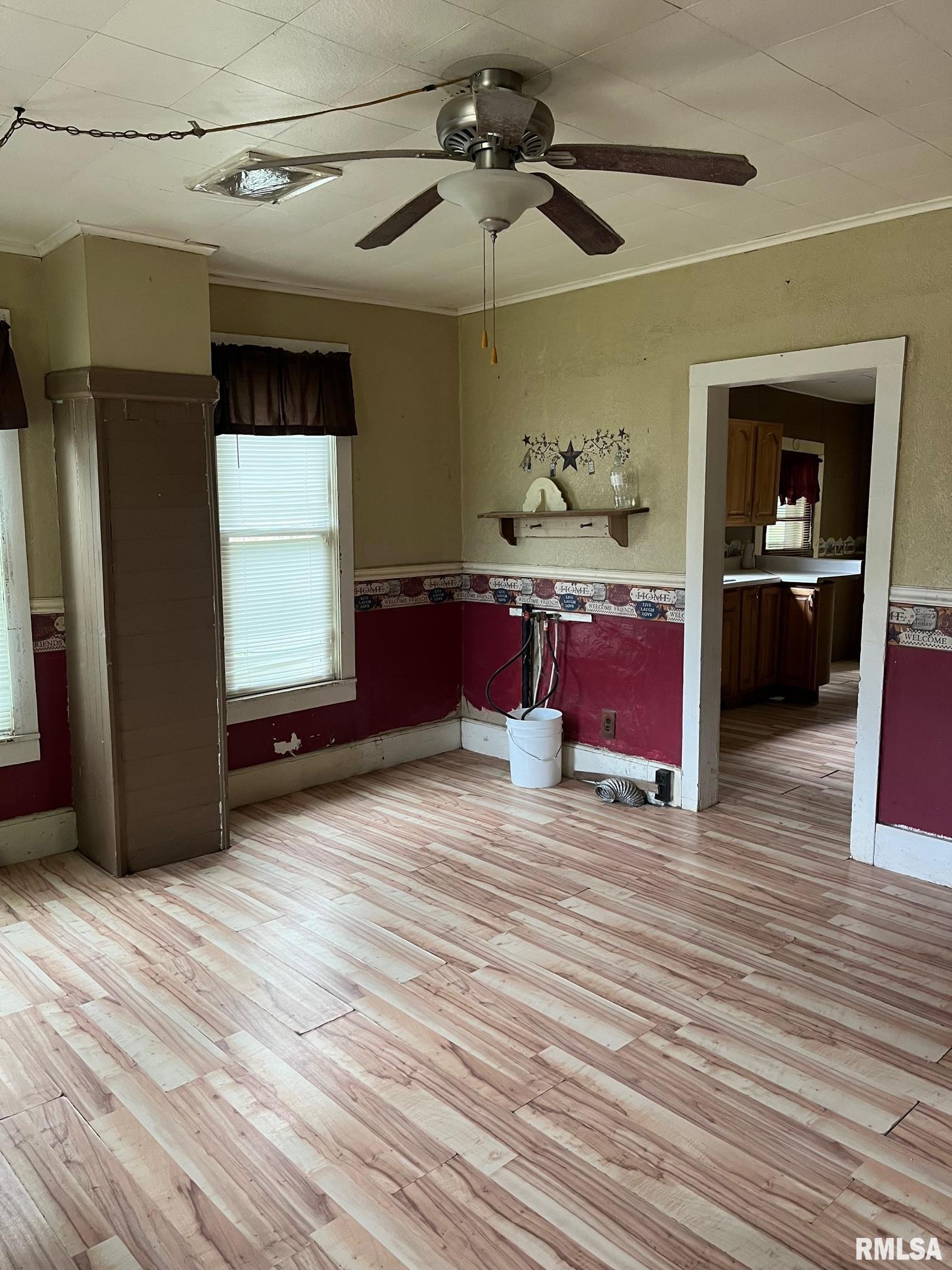 305 West South Street Colchester, IL 62326 - Photo 4 of 9