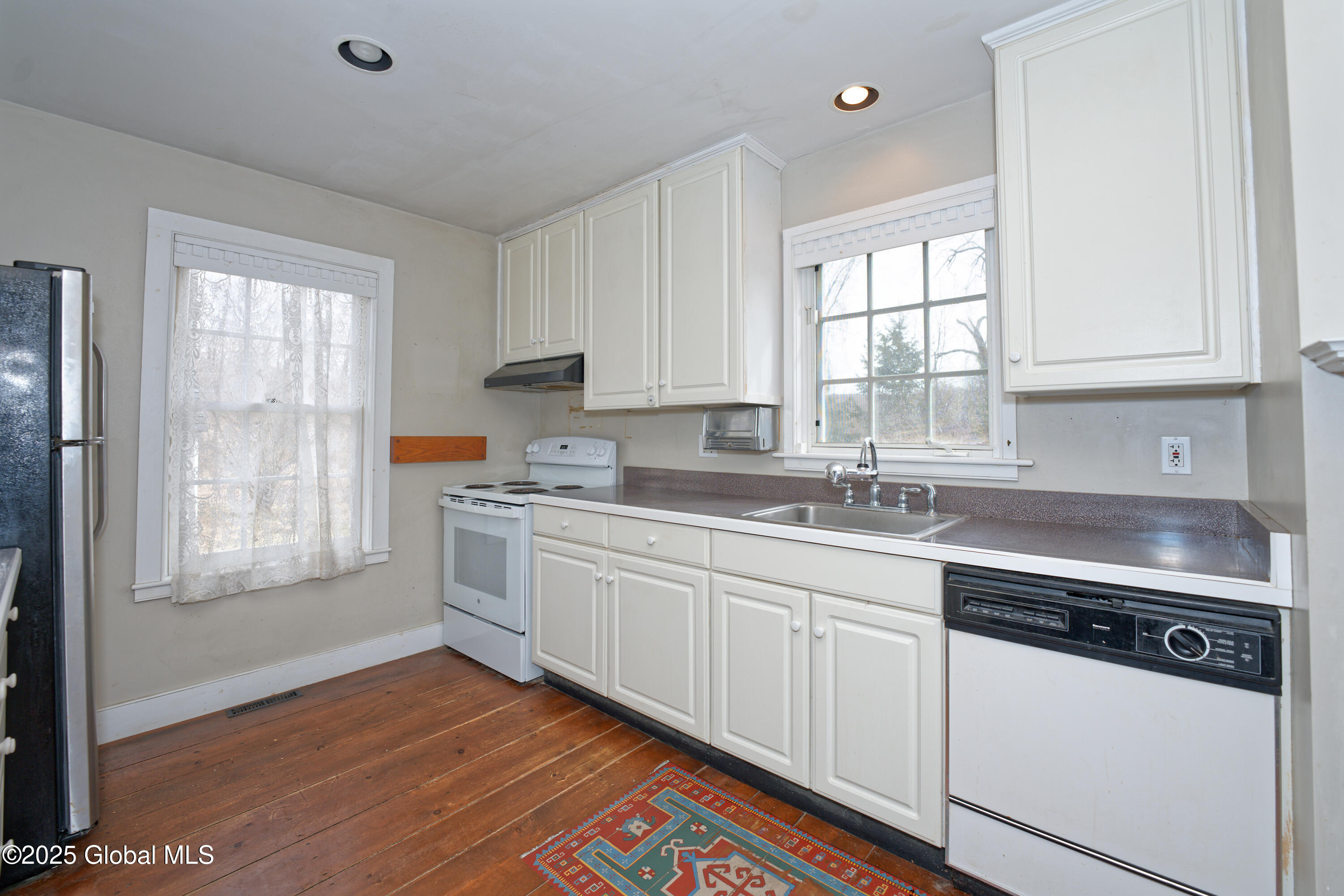 91 Darwin Road Cambridge, NY 12816 - Photo 20 of 58 4 Kitchen 3