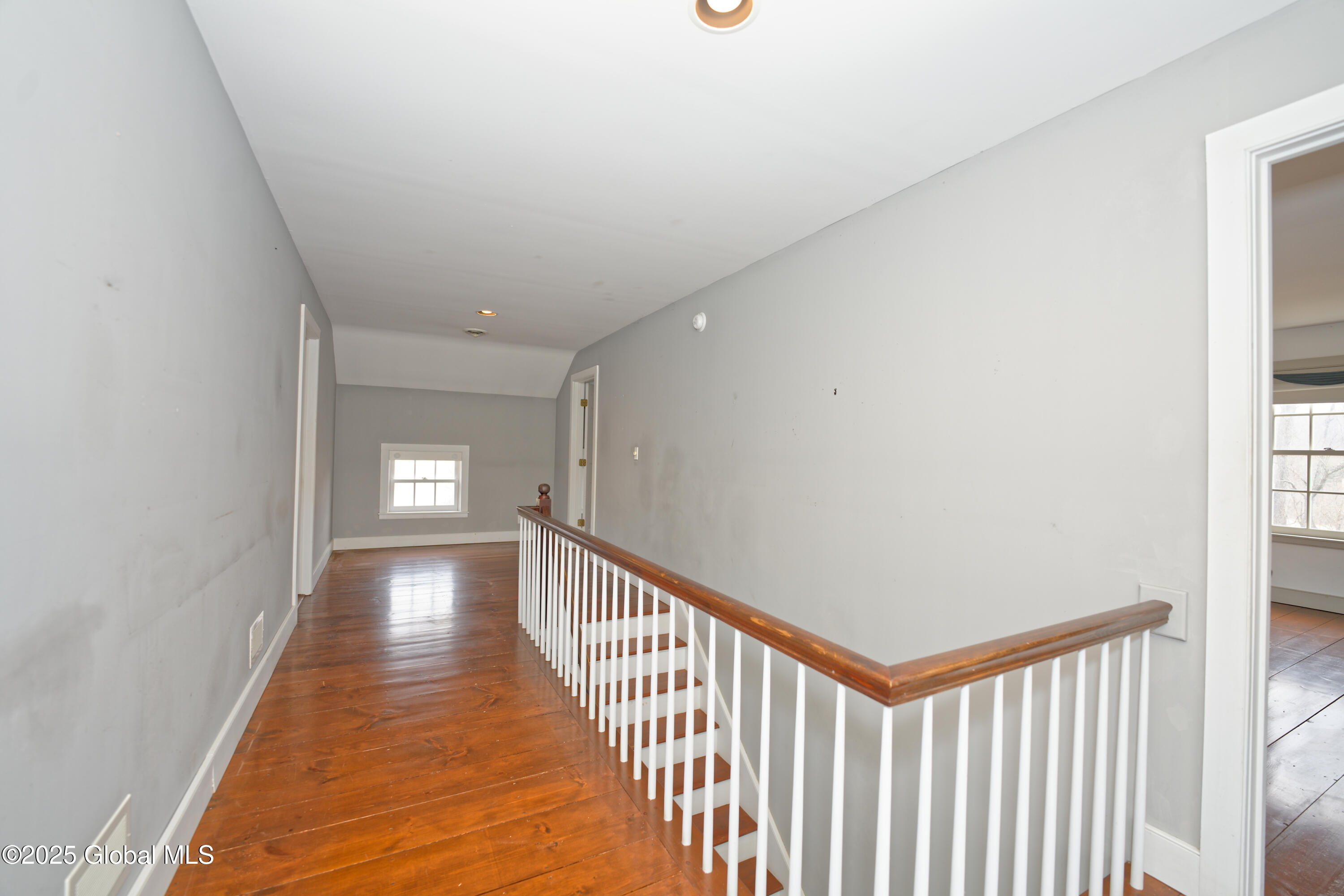 91 Darwin Road Cambridge, NY 12816 - Photo 23 of 58 5 Landing 1