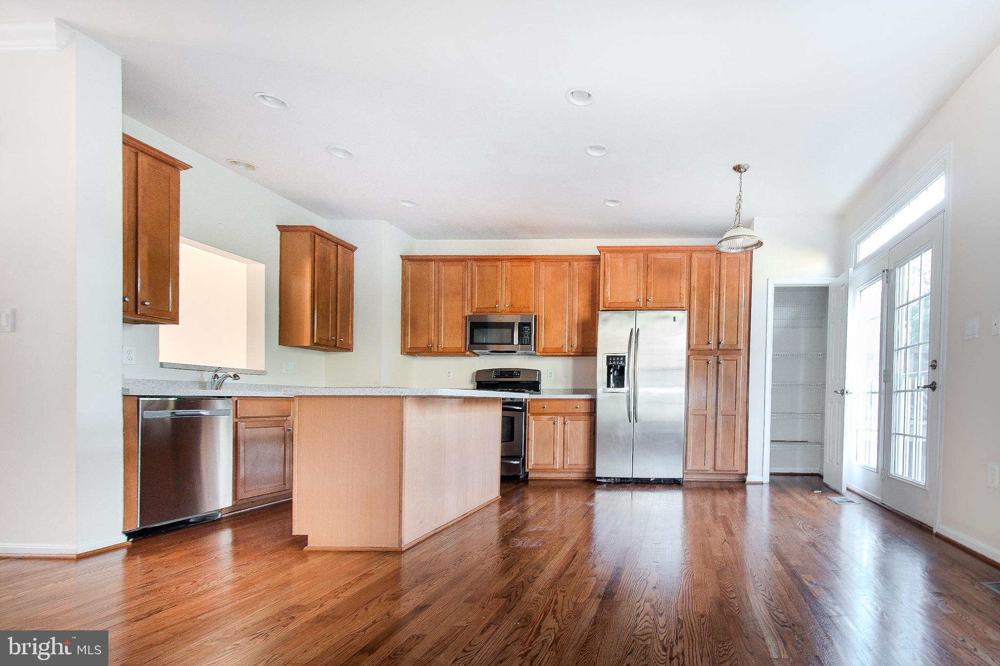 9135 Furey Road Lorton, VA 22079 - Photo 8 of 34