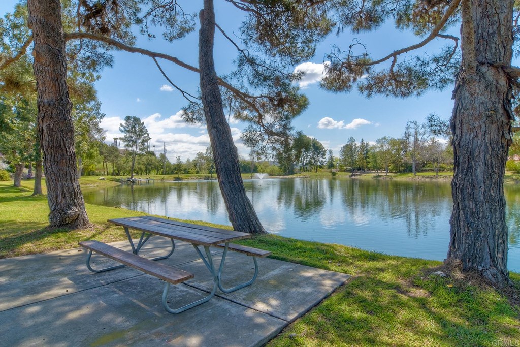 4130 Fallsbrae Road Fallbrook, CA 92028 - Photo 39 of 40 HOA has a private, gated lake!